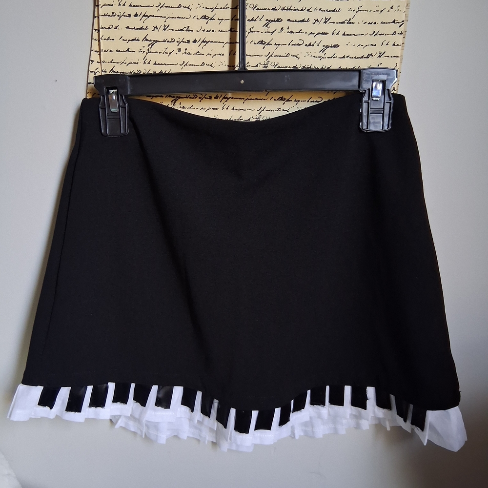 Black and White Pleated Piano Skirt